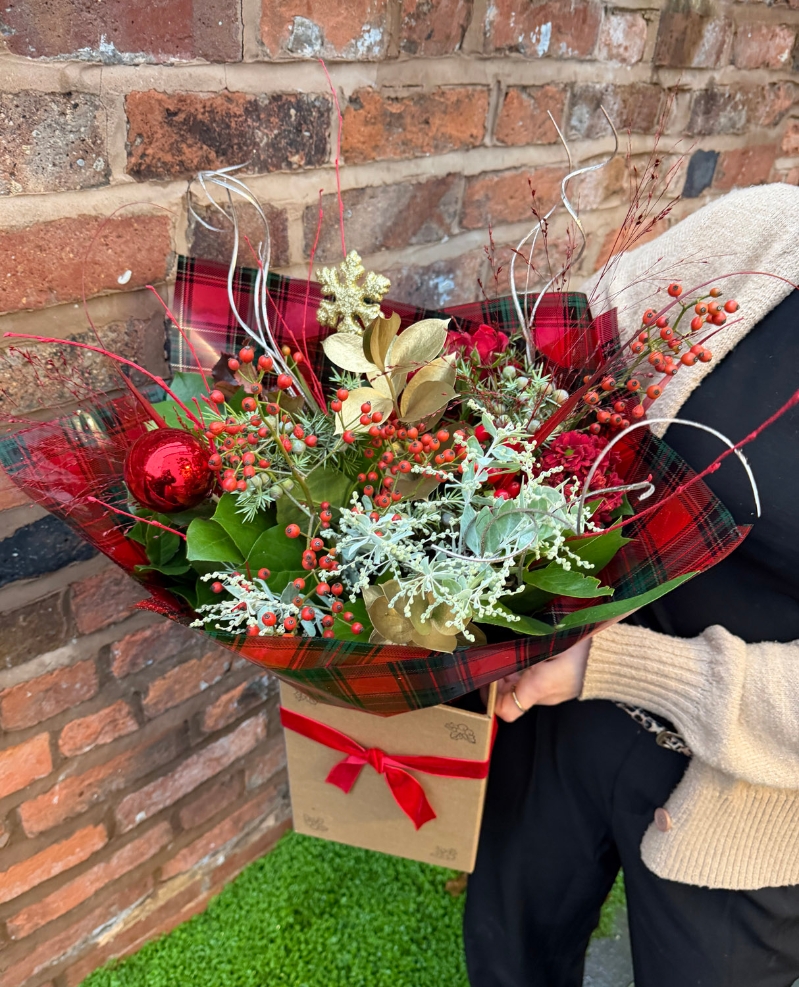 Red Traditional Bouquet